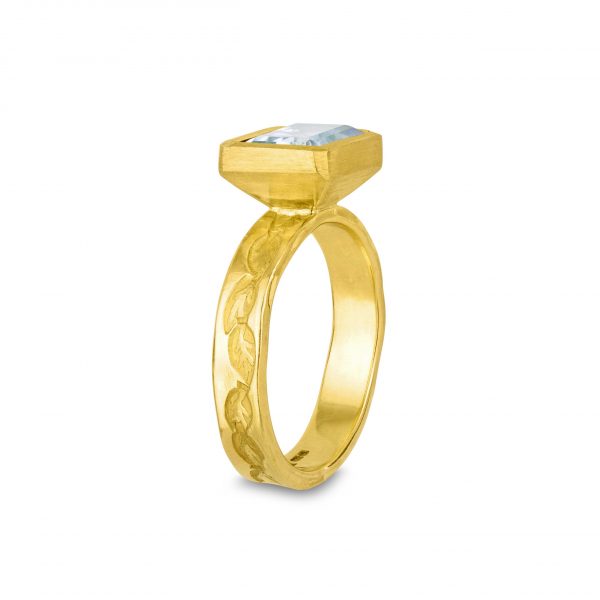 fairtrade-gold-aquamarine-wild-engagement-ring-side-angle